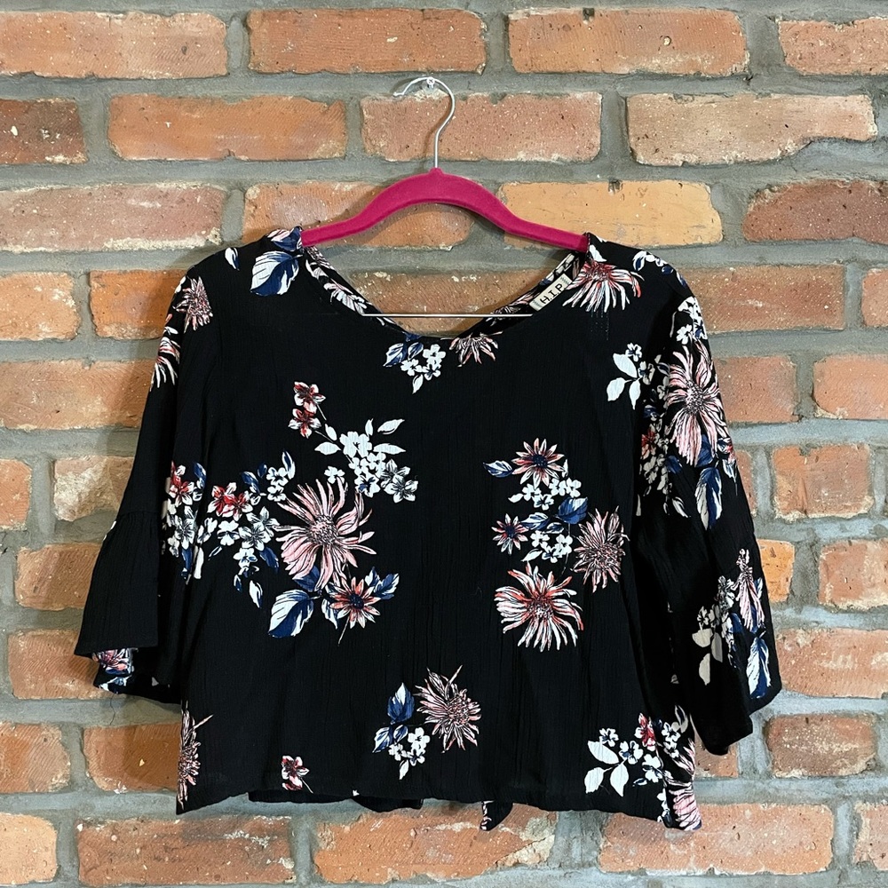 H.I.P. Flowy Floral Cropped Top with Tie-Back Size Small